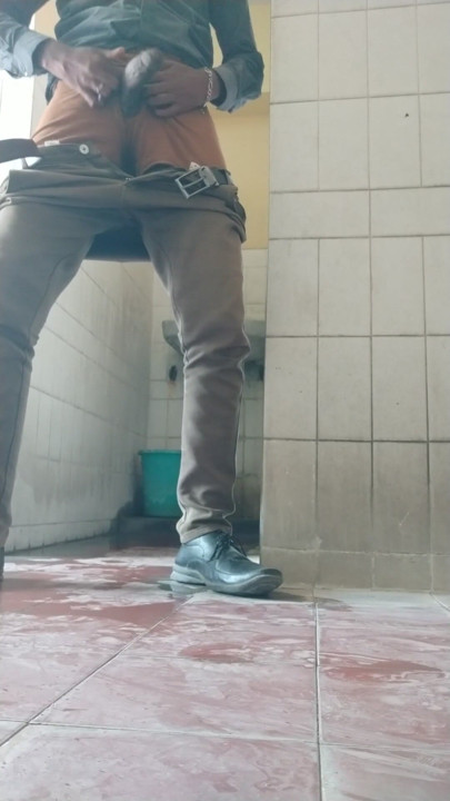 Tamil10inches pissing session | Clip 2