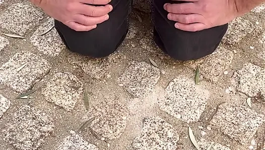 Ich putze meine schmutzigen Füße...