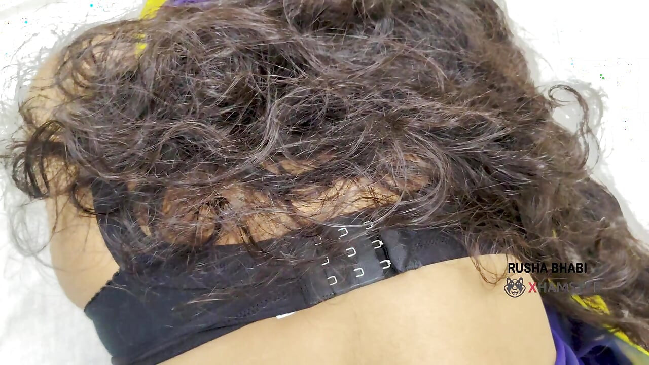 I went to bhabhi’s house when brother not at home and enjoyed a lot with my lovely bhabhi, Full Hindi Viral Video Part 1
