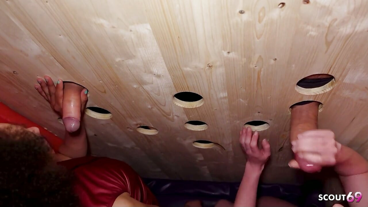 Gloryhole Challange z niemieckim imbirem i latynoską nastolatką z nieznajomymi facetami