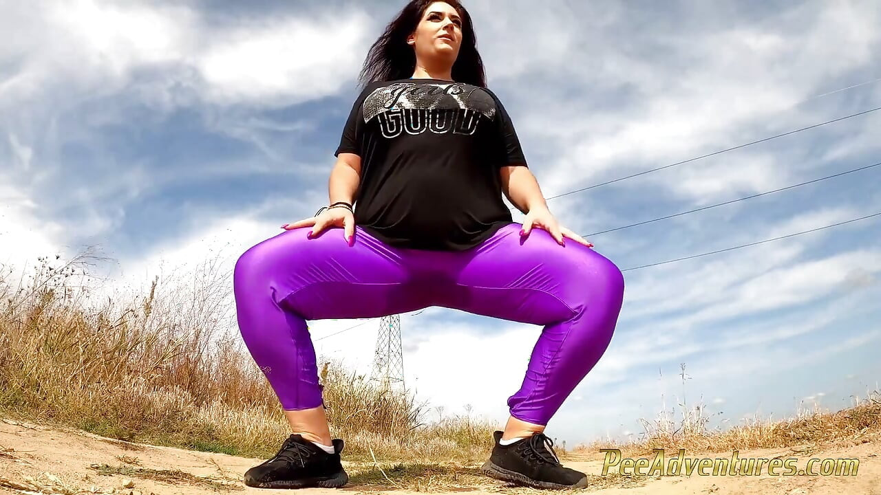 Pissing Trough Her Tights in a Hot Day - Fat Girl Pee with Huge Jet Outdoor
