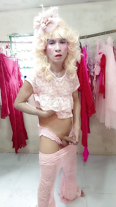 Transgender Le wearing sexy porn selfie cock