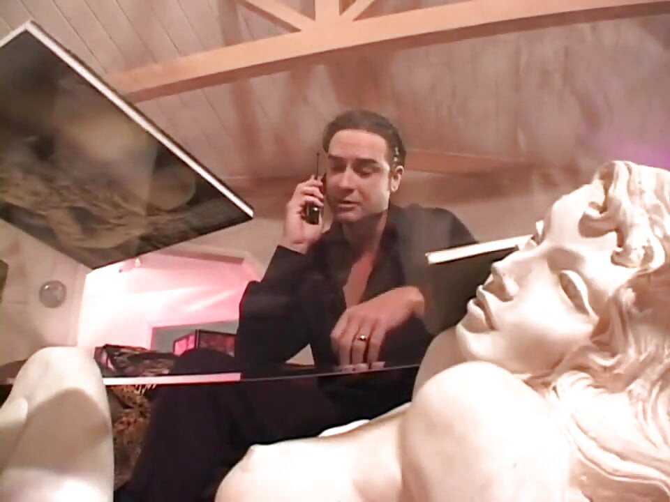 Kongkek dubur menjolok pantat, batang besar blonde seksi menghisap... Pancutan mani dalam mulut