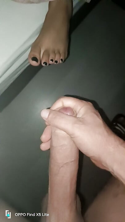 射在脚上
