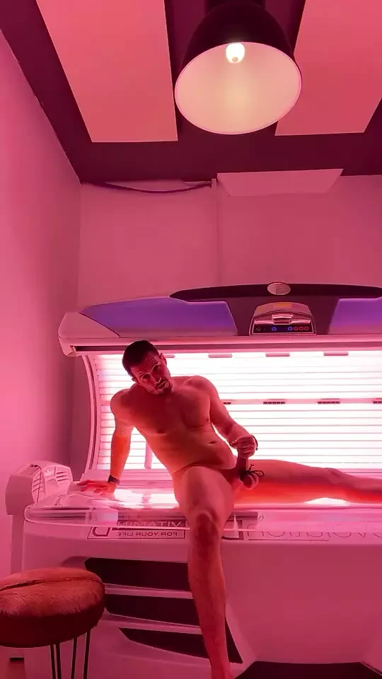 Solarium jerk off