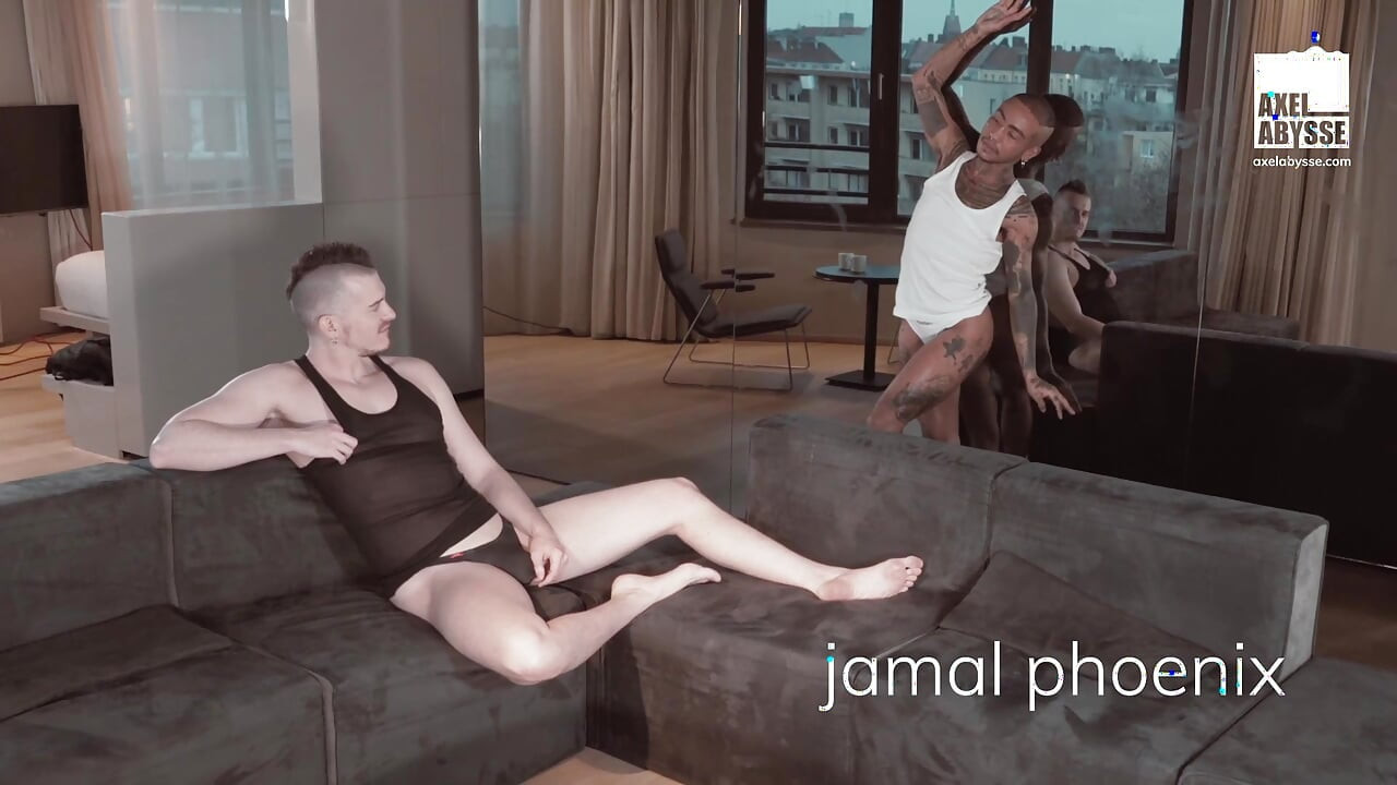 Ο κυρίαρχος Axel Abysse γλιστράει ολόκληρη τη γροθιά του στον κώλο του Jamal