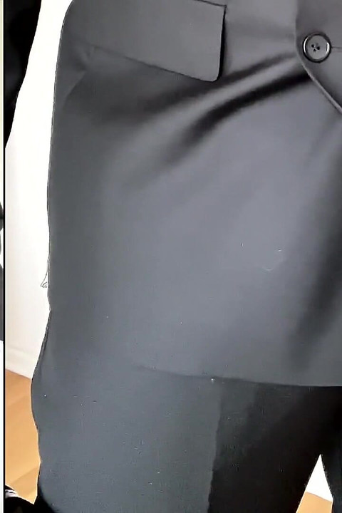Poslovni čovjek u odijelu