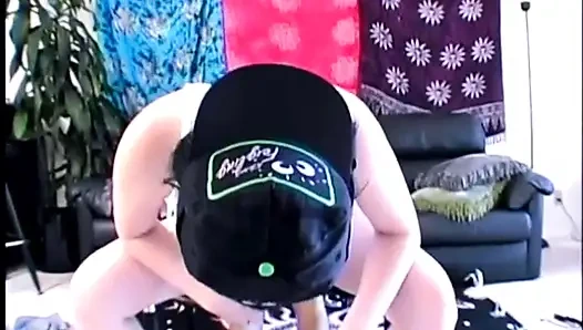 Сексуальная сантехник заглатывает горячую большую задницу, винтаж