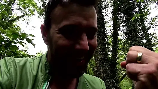 Ormanda Vahşi açık Havada Çifte Sikiş