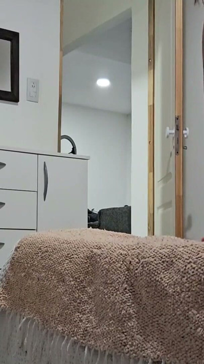 joven argentina paga el hospedaje con sexo | Clip 1