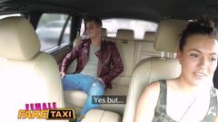 महिला नकली टैक्सी हॉट कैबी चाहता हे को मिलना गड़बड़
