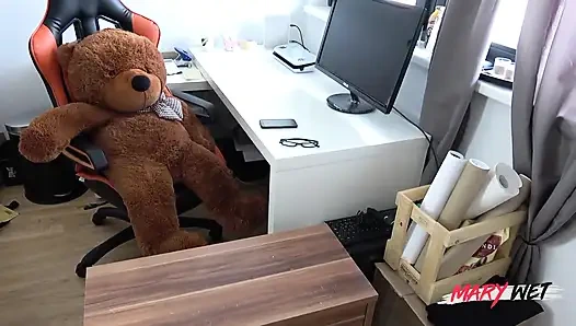 Quikie with Peculiar Peeker! Mega Creampie!