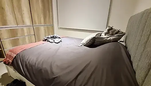 Güzel düzgün vücutlu Arjantinli prezervatifsiz seks yapıyor