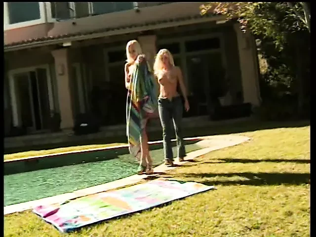 Two blonde whores loves to play with a dildo