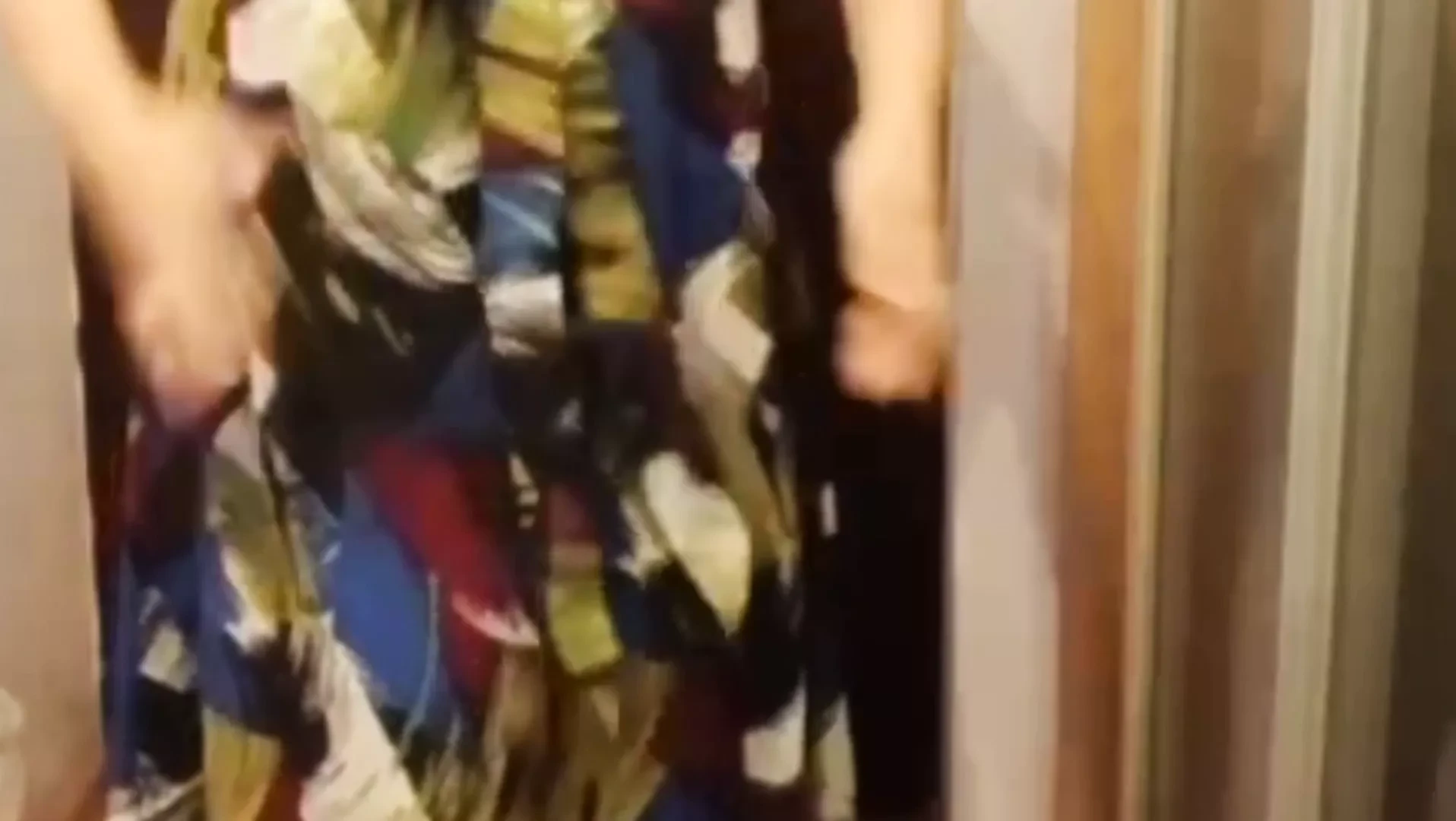जबकि बेटा घर पर नहीं है