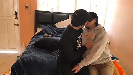 My Neighbor's Wife Doesn't Want to Go to Church Anymore, She Fell in Love with Me