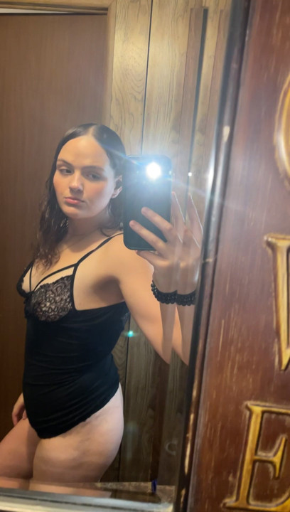 Mmm heyy:) hope you like, I’ve got deal going rn on my VIP page:) come and check it out before it’s too late trixethick23