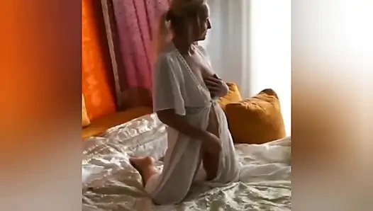 Selena's sex games in white