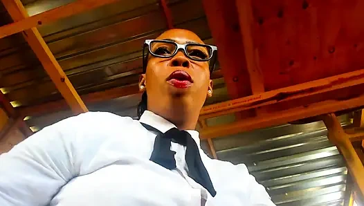 Bermain peran menghukum pria mesum karena bermain porno di perpustakaan