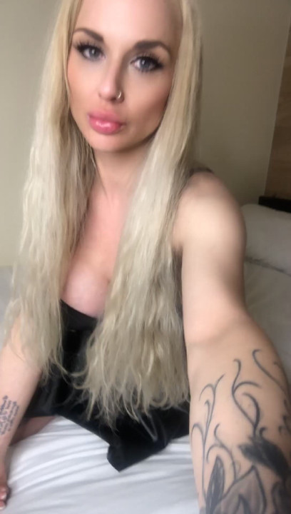 Fışkıran sürtük orta yaşlı seksi kadın