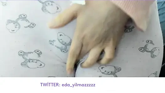 CAMELTOE- SWOLLEN PUSSY- MASTURBATE WITH PAJAMAS