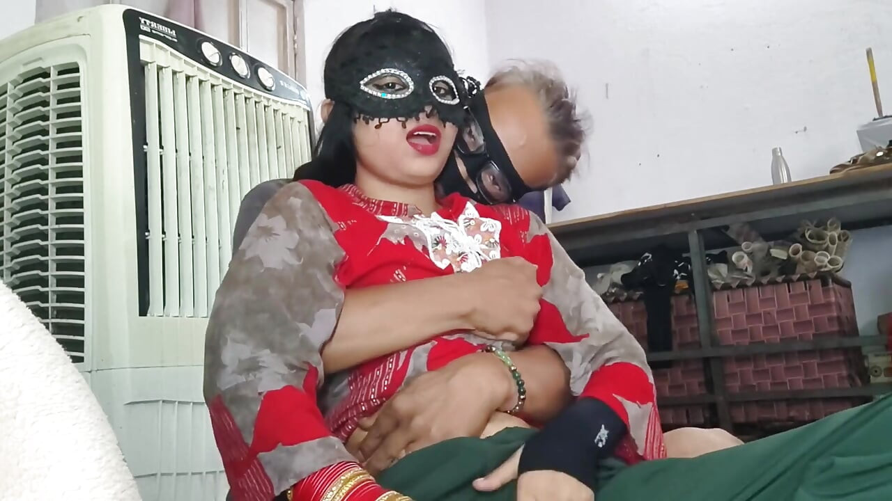 德西热辣夫妇享受性爱故事印地语音频