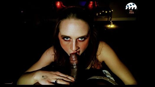Devil strip-teaseuse: baise interraciale hardcore, gorge profonde, pisse
