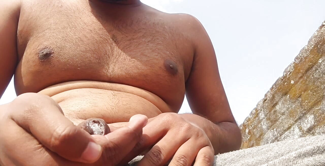 Urmărind un videoclip sexy cu distracție completă pe terasă