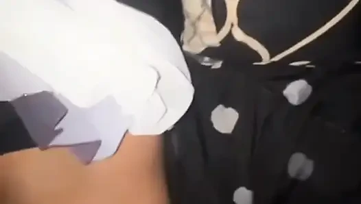 Hijab kecilku muncrat di memek