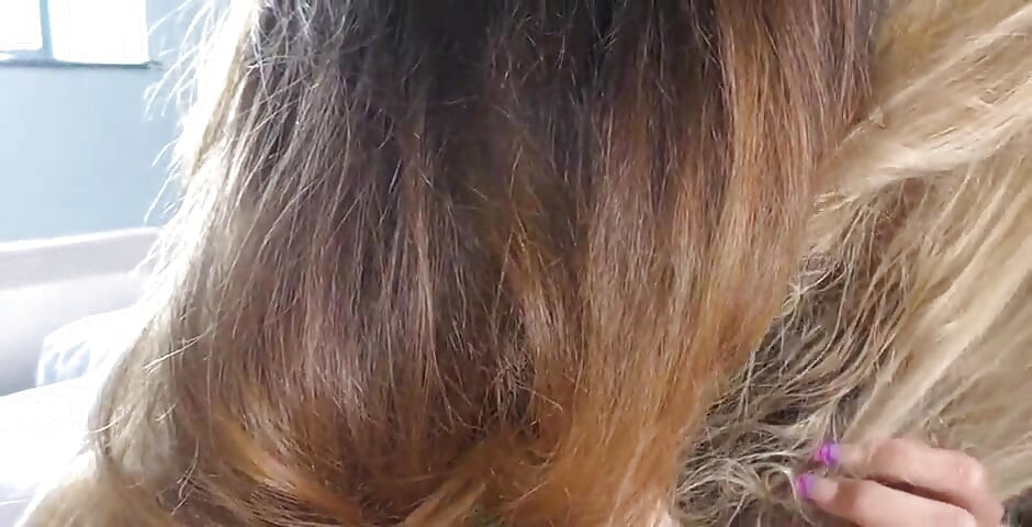 A hairjob with blonde and brunette babes