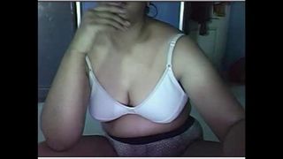 Indiana com peitos naturais na webcam