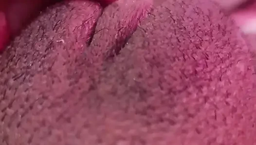 Beautiful Brunette – Solo Performance