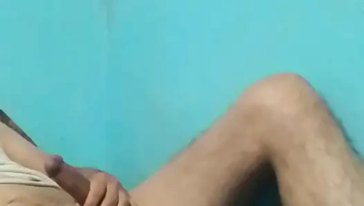 İç çamaşırlı tahrik edici mastürbasyon