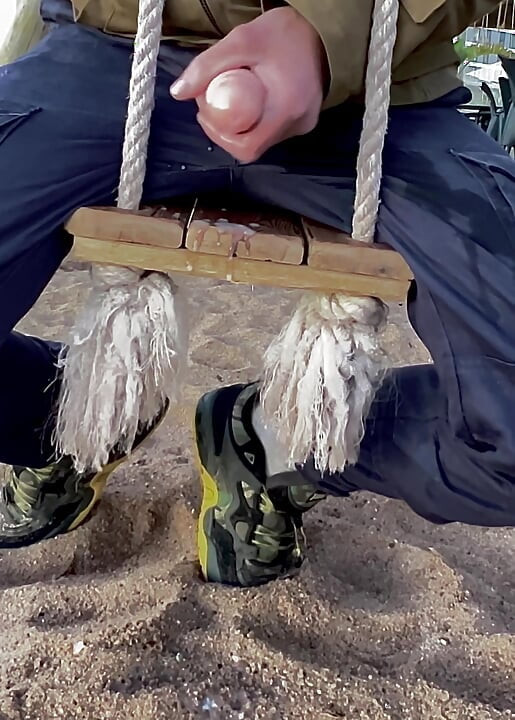 해변 스윙에 대규모.