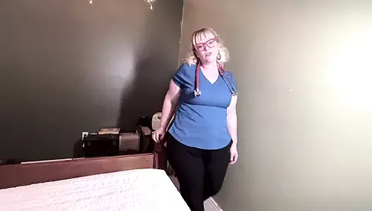 Видео от первого лица: Медсестра трахает свою пациентку, забеременев неоднократно