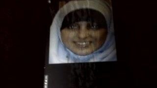 Камшот на лицо в хиджабе, Сумера