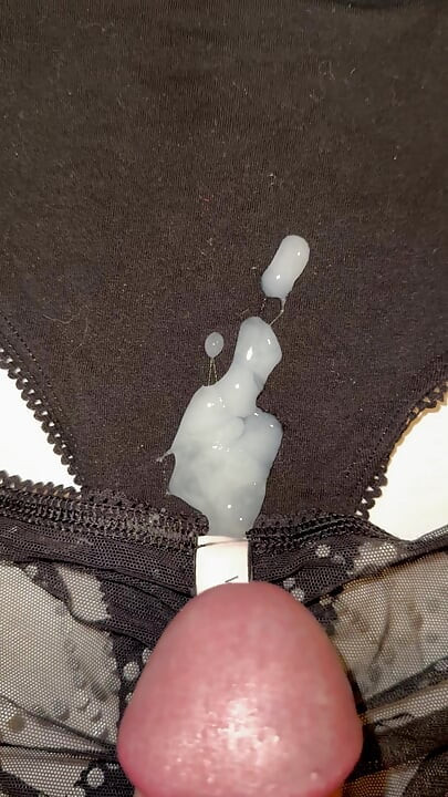 射在老婆內褲上 52