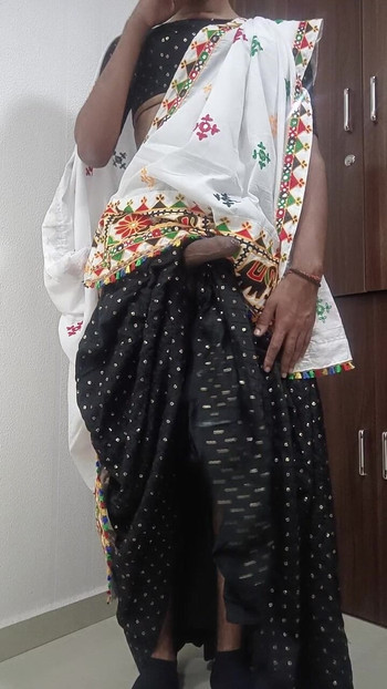 Wear ghaghracholi and do mastrubation