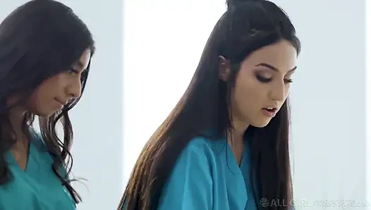 Все девушки массаж - владелец Лена Paul тестирует свой продукт с двумя сексуальными сотрудниками