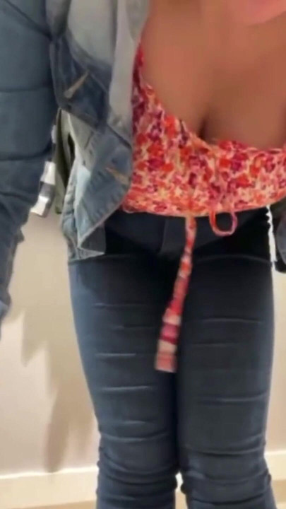 Public extreme close-up fucking | Clip 2