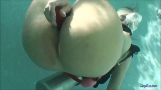 Megan Jones podwodna masturbacja z akwalungiem