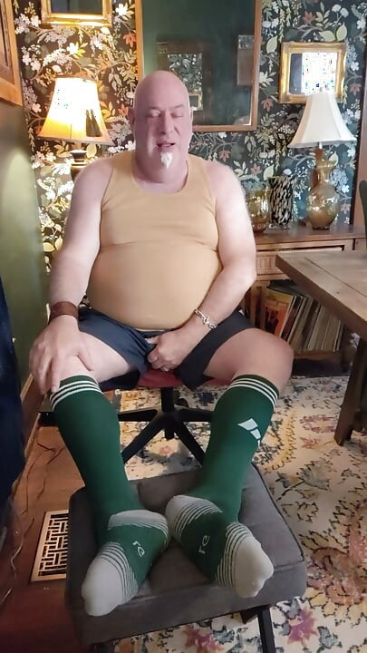 Beardaddychub Makes a Fan Shoot His Load!