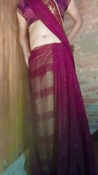 Bhabhi seksi pakai saree menggoda