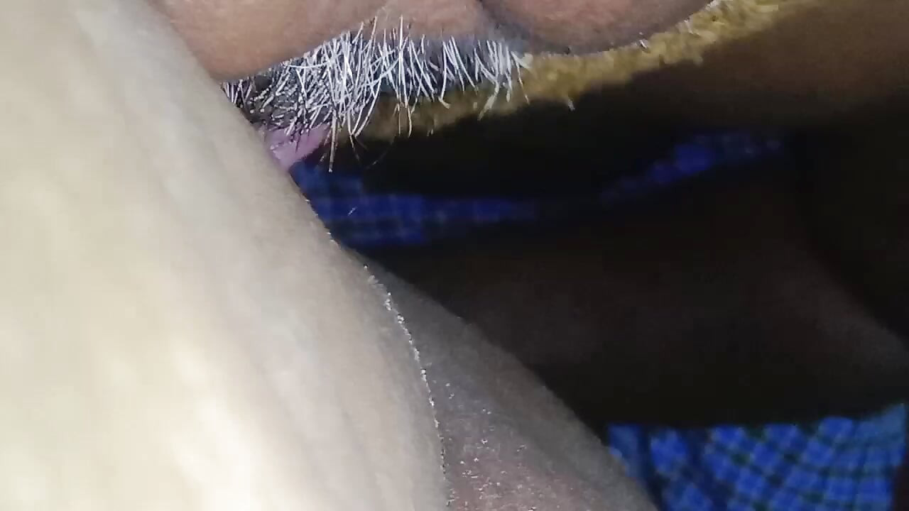 Fată națională indiană a ras și a lins pizda soției mele
