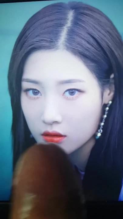 DIA Jung Chaeyeon ( ex. ioi )