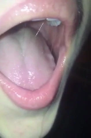 SPERMA W USTACH