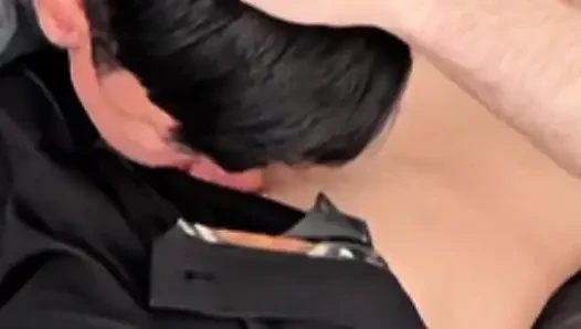 Gırtlağına kadar boşalma sevgilisi: her damlasını arzuluyor