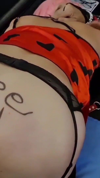 Penghinaan dan fisting mendalam | Klip 2