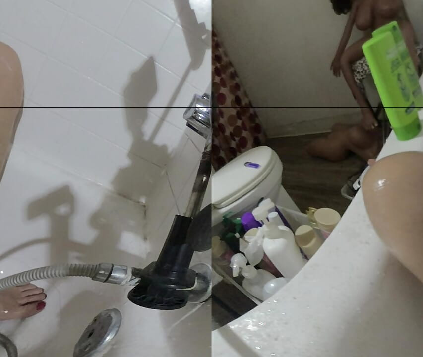 Lizzy Yum VR septembrie 2025 Masturbare cu dilatare în baie #2