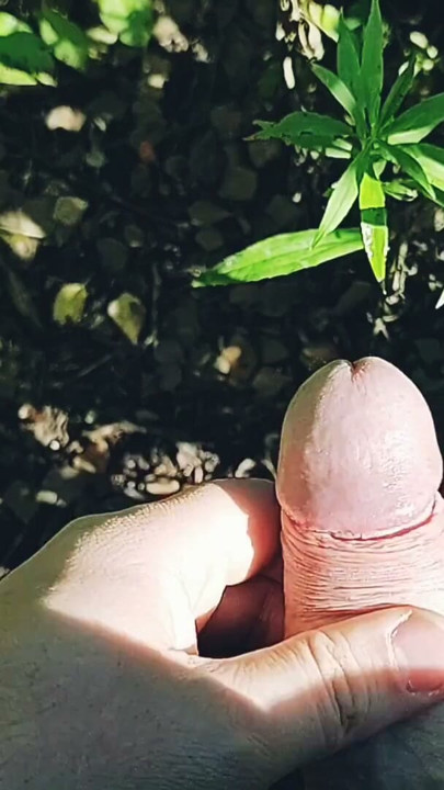 The first autumn handjob in the forest. There was little time, but I finished! | Clip 1